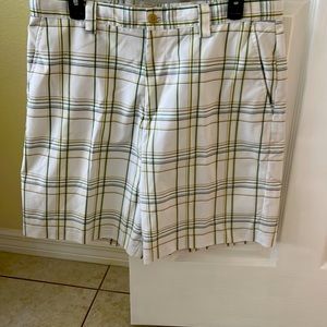 Men’s Izod golf shorts.